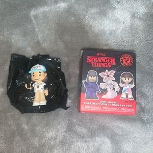Funko Netflix Stranger Things 4 Mystery Mini Dustin Hell Fire Shirt Vinyl Figure